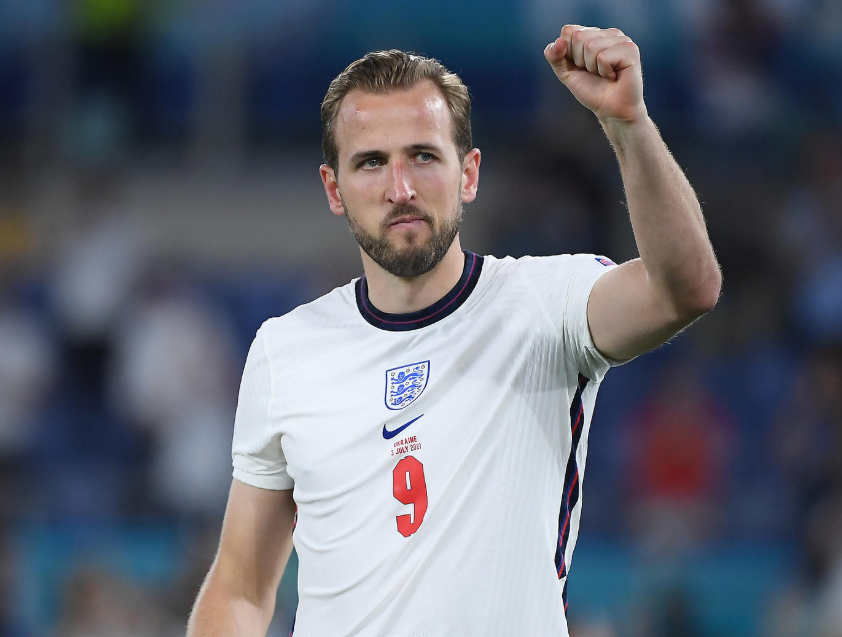 曼联动荡引B费去留悬念，沙特拜仁或成潜在下家